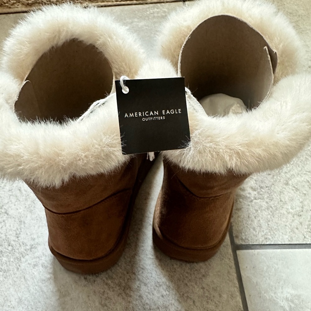 NWT AMERICAN EAGLE size 8 Women’s Brown Fuzz Lined Winter Boots - Picture 2 of 5